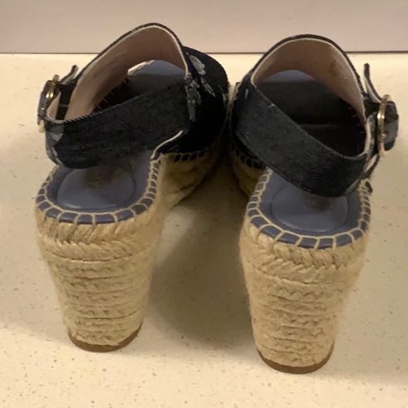 TARYN by Taryn Rose Winda Wedge Sandal in Denim NIB - Picture 4 of 6